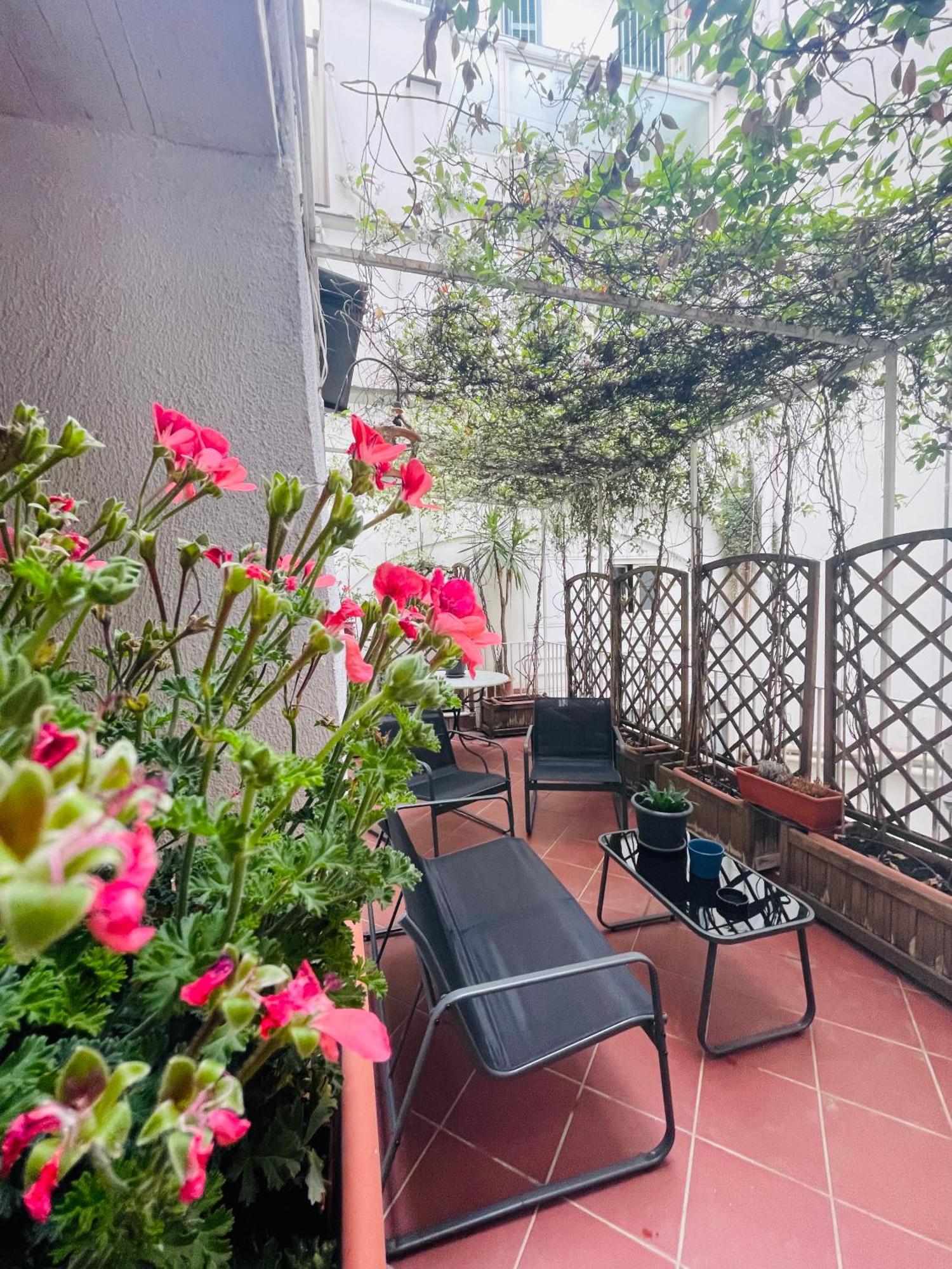 Re Gallo Luxury Apartment Plebiscito In Via Chiaia Naples Exterior photo